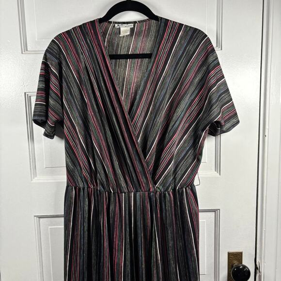 60s 70s 80s striped midi dress with short sleeves and wrap top dress - Picture 3 of 6